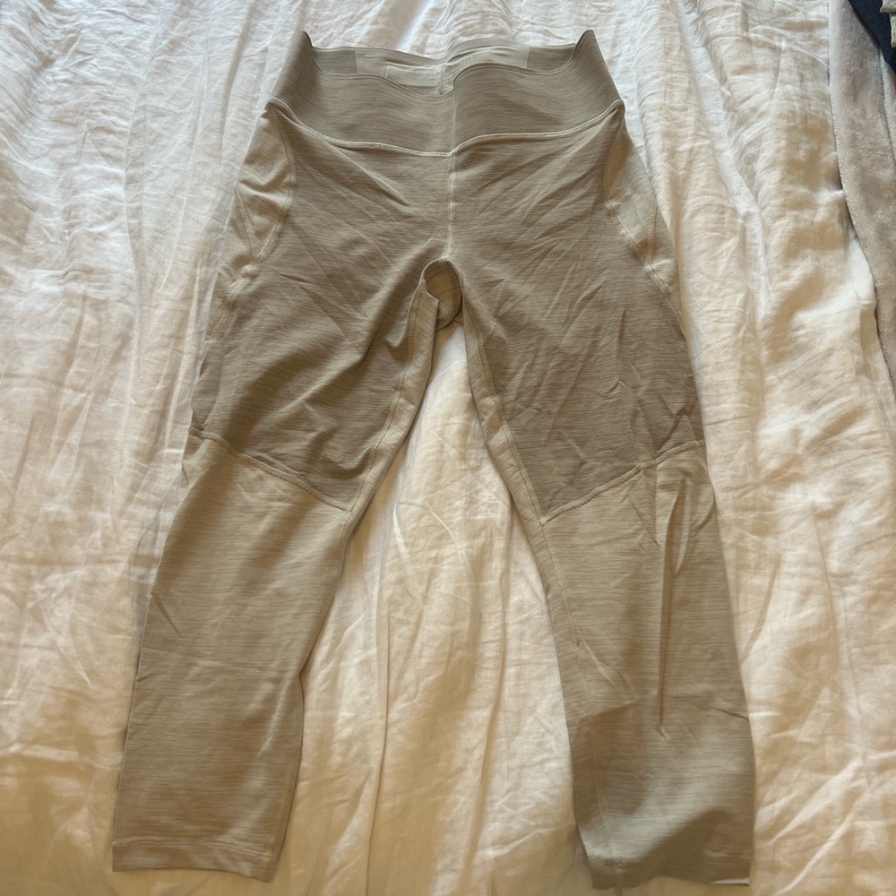 beige / taupe two-tone outdoor voices 3/4 leggings size L